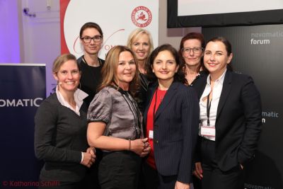 v.l.n.r. Mag. Sophie Martinetz, Dr. Lisa Cichocki, Mag. Beatrix Hausner, Dr. Andrea Schmorantzer-Jerabek, Dr. Rassa Seyedi, Prof. Elke Guenther, Gabriele Költringer. (c) Katharina Schiffl 