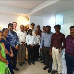 Umgesetzt wird die Solaranlage des Unternehmens von einer deutsch-indischen Firmenpartnerschaft: Die deutsche Firma Provotek und das indische Unternehmen MinSolar realisiert seit Jahren erfolgreich Solarprojekte in Südindien. © Provotek/MinSolar