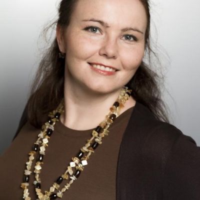 DIin Elena Just-Moczygemba